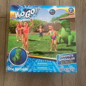 Best way dinomite sprinkler 4 ft tall with realistic printing